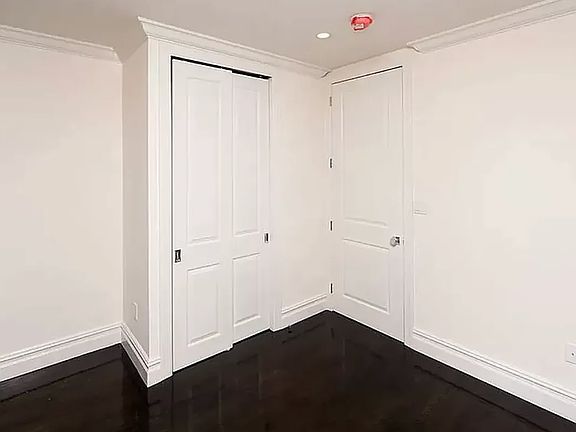 4th image of 133 E 4th St #1222