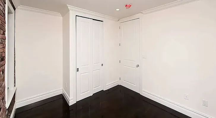 Rented by Avenues Real Estate | media 9