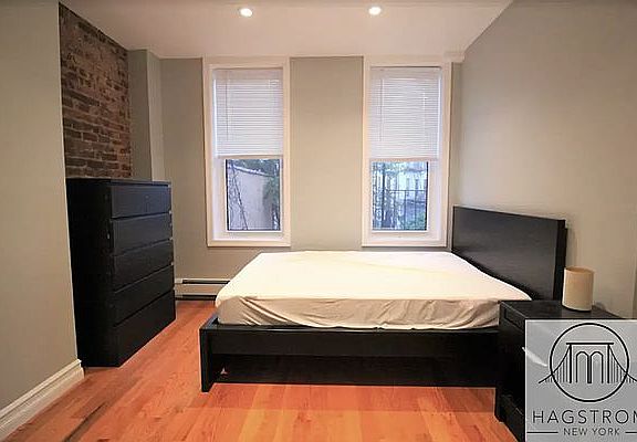 4th image of 1466 Myrtle Ave #2F