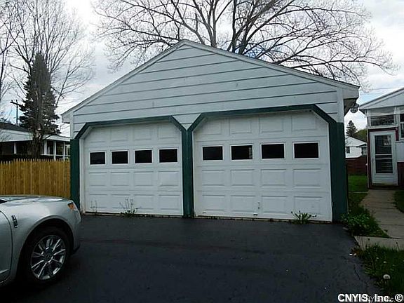 3rd image of 784 N Lamont Dr
