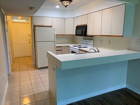3rd image of 1220 SW 16th Ave APT D