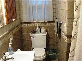 4th image of 2469 Loft Ave