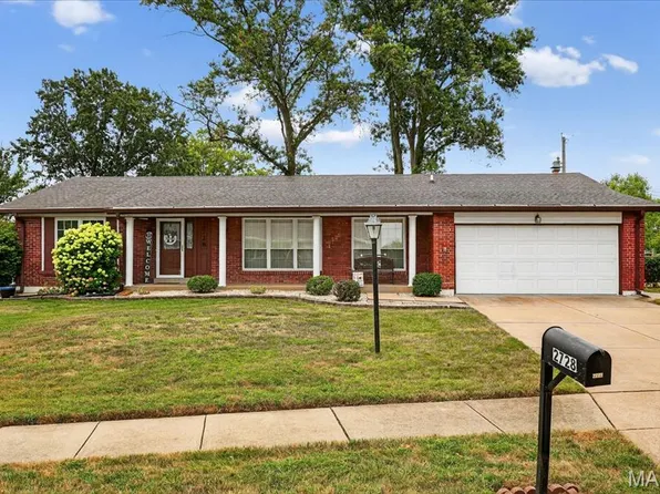 2728 Danforth Dr, Saint Louis, MO 63129