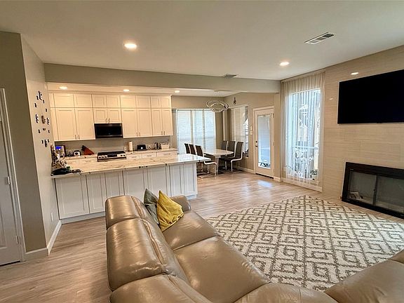 4th image of 22430 Tullis Trail Ct