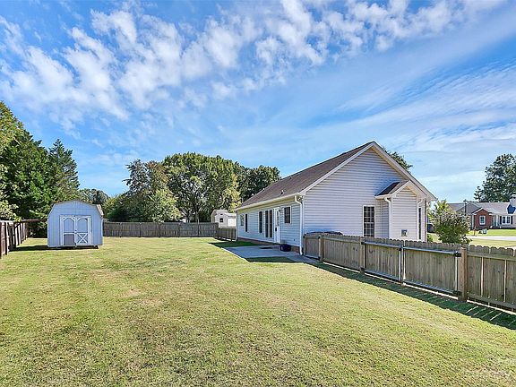 5th image of 1690 Chamberland Ct
