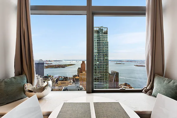 Rented by Compass | media 27