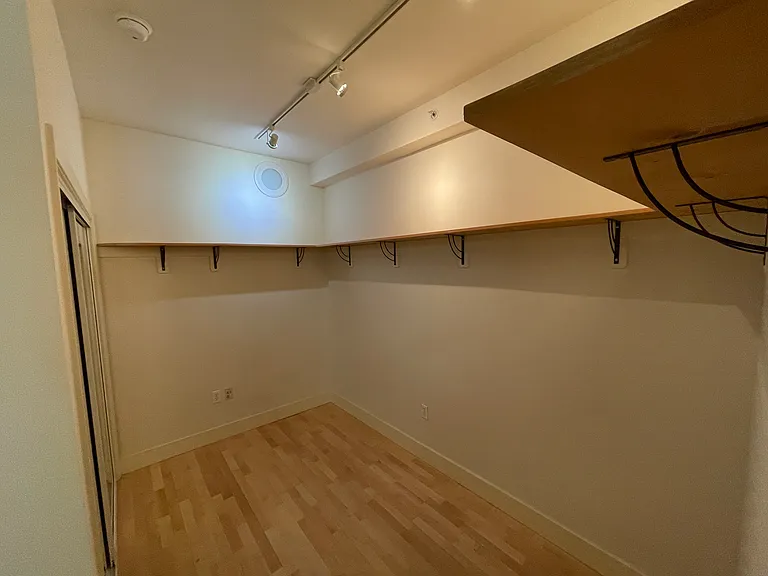 1630 California Street — Photo 21