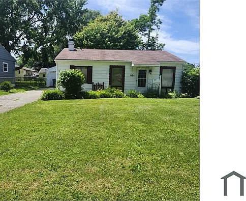 914 Leroy St — Photo 2