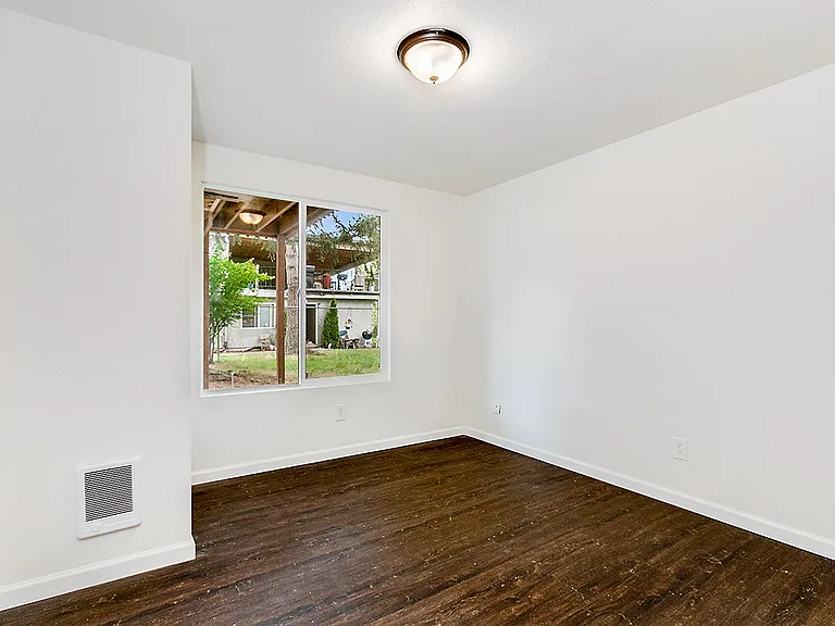 2306 N St NE — Photo 28