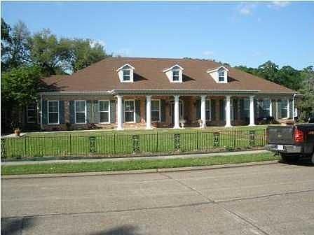 1st image of 210 Edgewater Dr