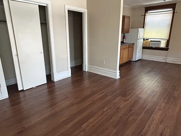 802 Bridge St — Photo 14