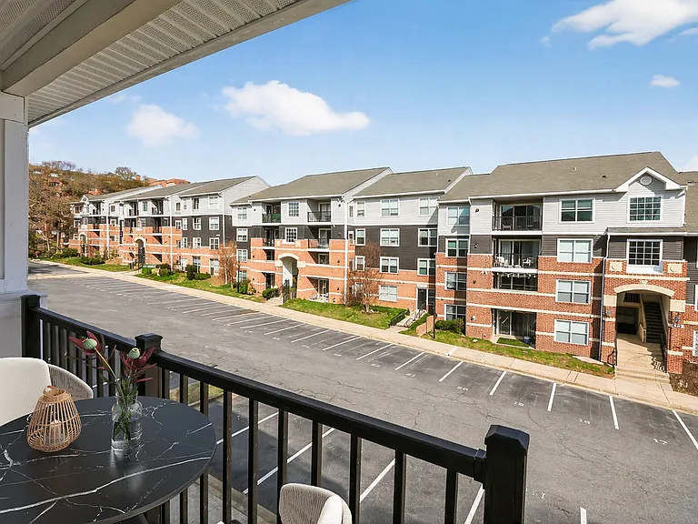 Welcome to Eagle Rock Apartments at Columbia Pike, where modern living meets convenience. Enjoy spacious layouts, beautiful views, and a vibrant community atmosphere. Elevate your lifestyle todayschedule a tour and find your perfect home!