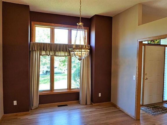 5th image of 3521 N View Ln
