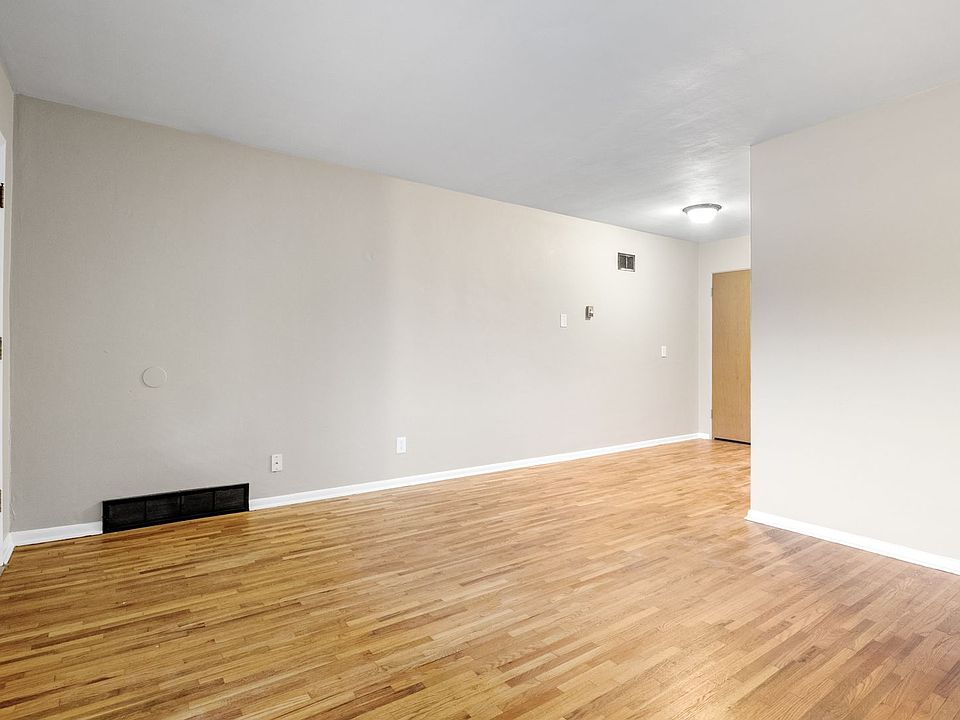 Building Photo 5