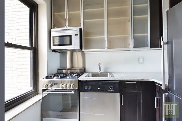 Rented by Halstead Real Estate | media 4