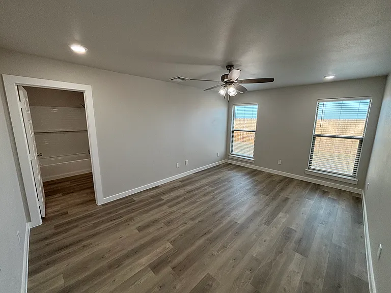 2504 Abbeville Ave — Photo 15