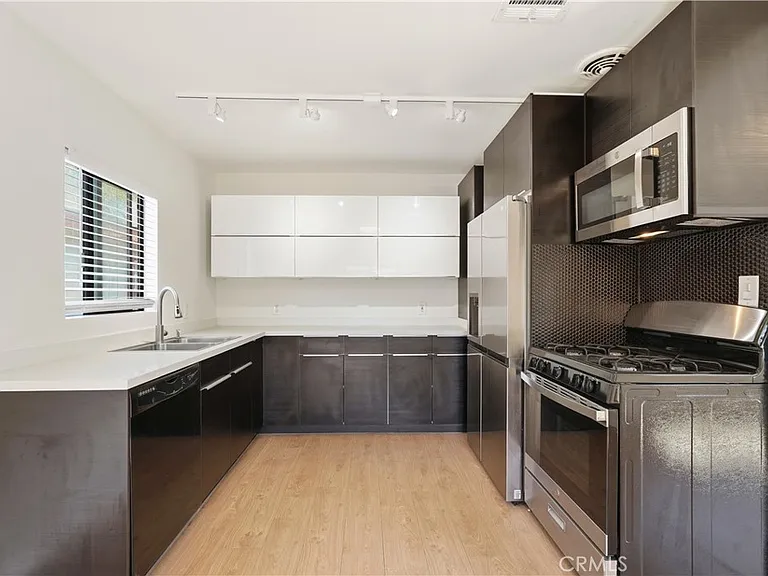 4971 Kester Ave #4 — Photo 11