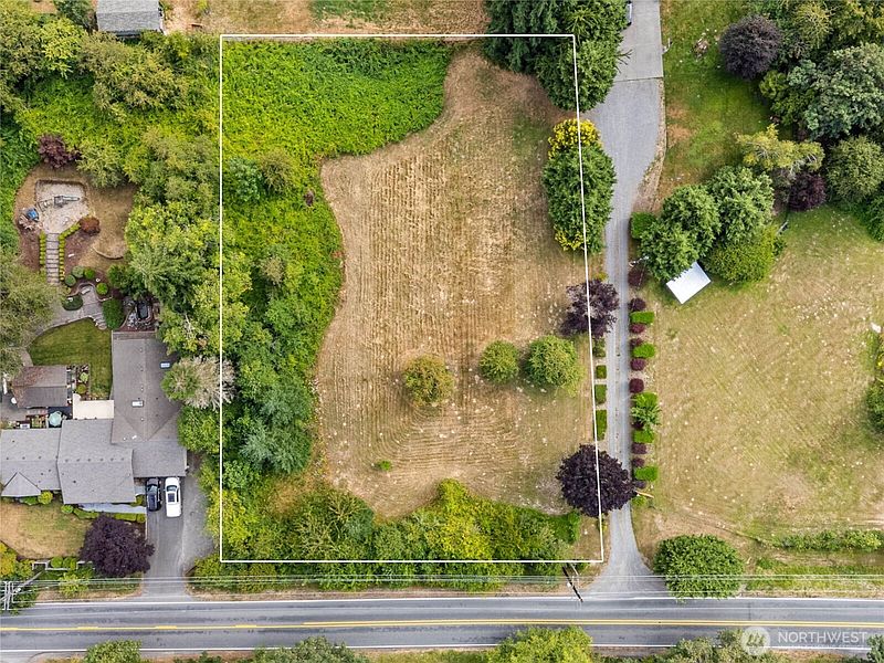 3rd image of 2352 31st Avenue SW