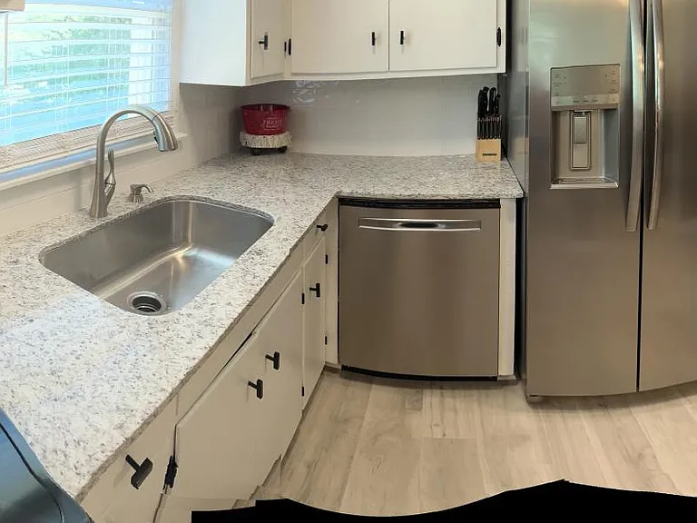 1614 N Oakland Ave — Photo 9