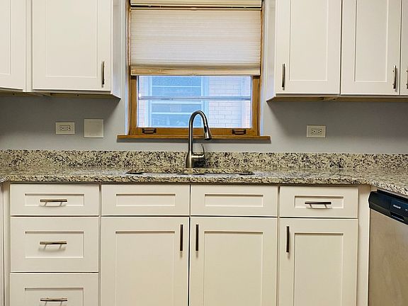 5th image of 4235 N Kedvale Ave APT 3B