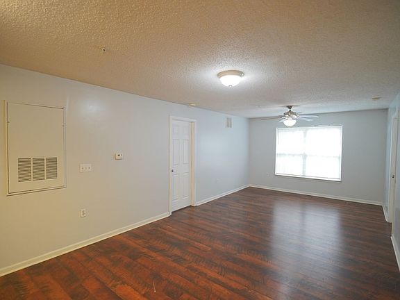 5th image of 3000 S Adams St #831