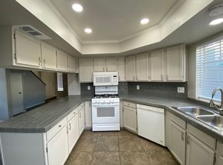 Colonia Apartment Homes - Roger, Tempe, AZ 85282