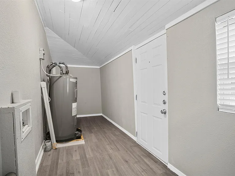 509 E Heron St — Photo 11