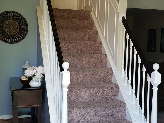 5th image of 1207 Lancashire Dr