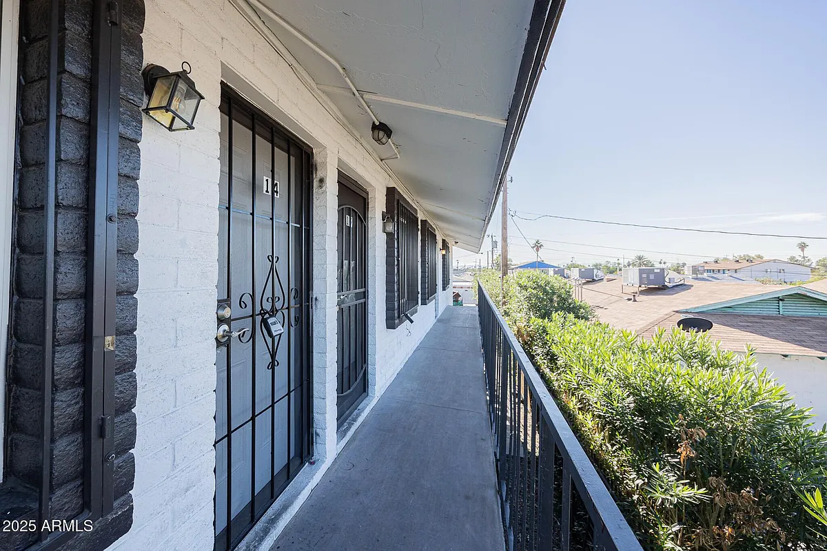 Building Photo - 1703 W Mountain View Rd #14