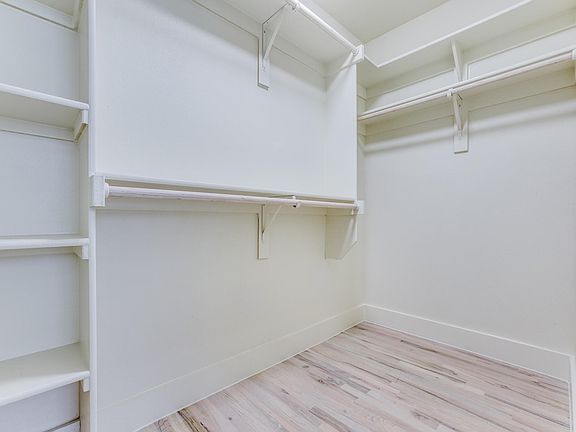5th image of 2900 Douglas Ave #19