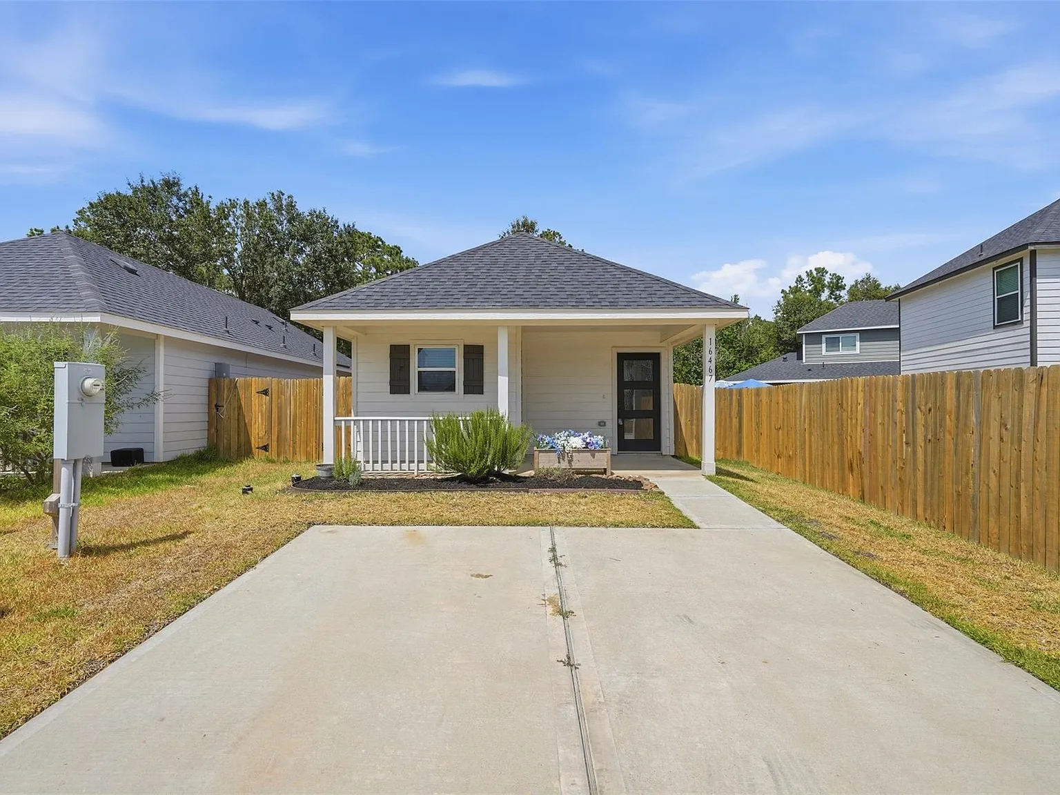 3 bed, 2.0 bath, 1000 sqft, $1,450 — Photo 2