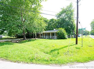 105 S Old Main St, Coweta, OK 74429