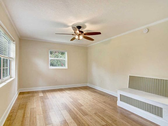 3rd image of 211 Gainey Ln