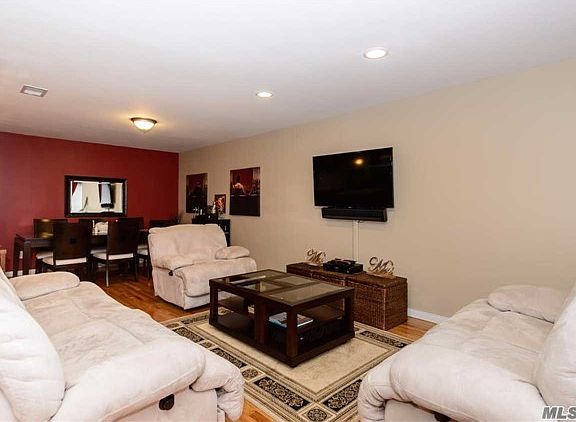 4th image of 44 Acorn Ponds Dr