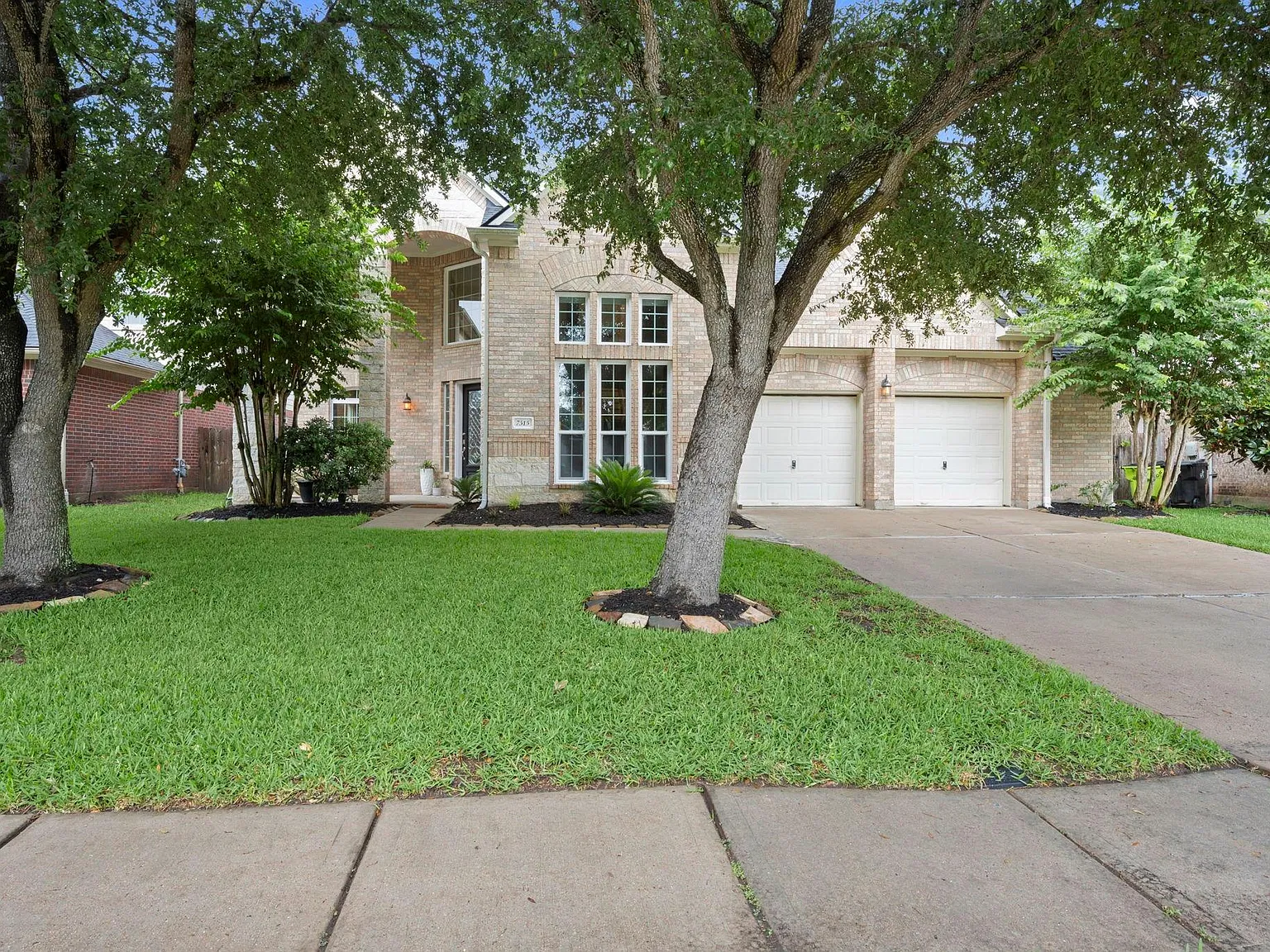 4 bed, 3.5 bath, 3468 sqft, $3,400 — Photo 4