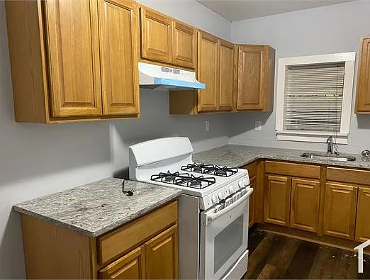3 bed, 1020 sqft, $1,350 — Photo 4