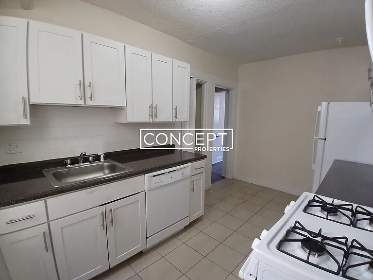 7 Barrows St #7B — Photo 4