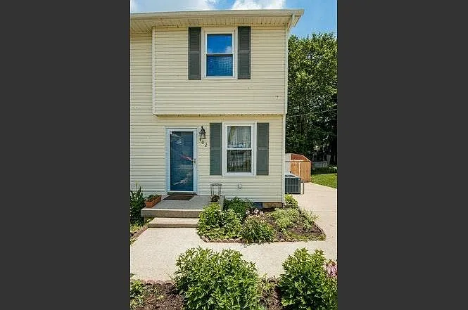 402 Gillespie Ct