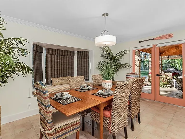 2950 Coach House Ln — Photo 24
