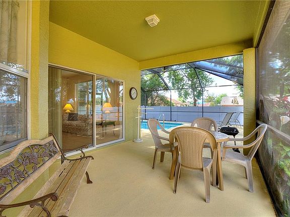 5th image of 157 James Cir