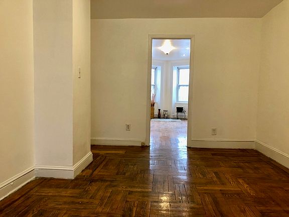 3rd image of 463 Halsey St APT 1