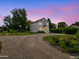 908 Stonington Rd, Stonington, CT 06378