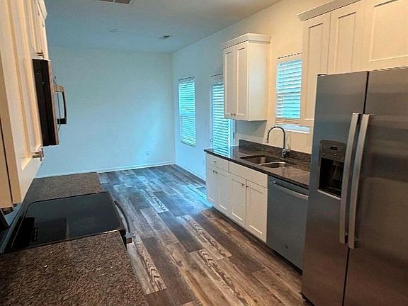 4th image of 804 Jost St