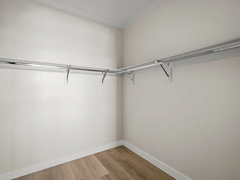 Stonecreek Apartments — Photo 11