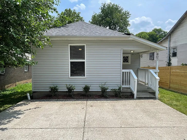 407 Mallory St — Photo 2
