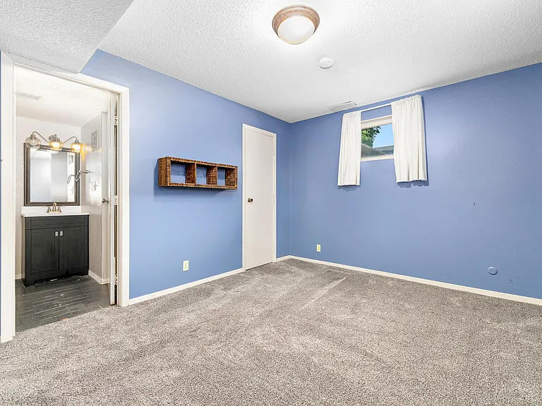 2317 S Bahnson Ave — Photo 11