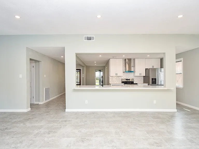 5850 Duxbury St — Photo 11