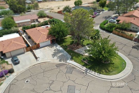 5th image of 514 Suzanne St
