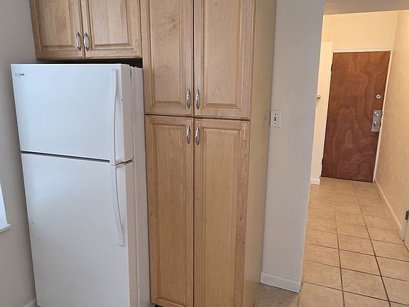 5th image of 14 Battery St #4R