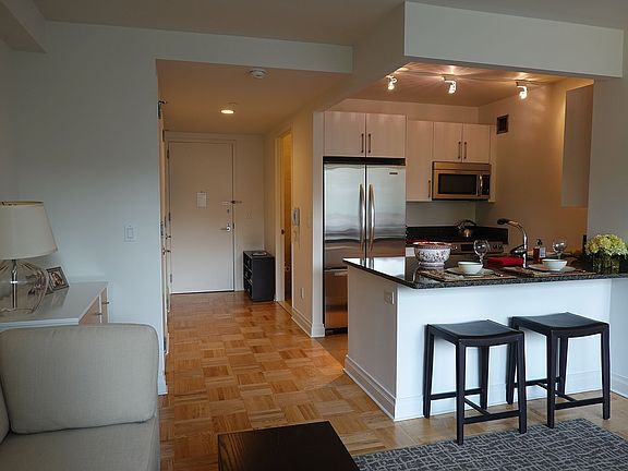 5th image of 1510 Lexington Ave APT 5M